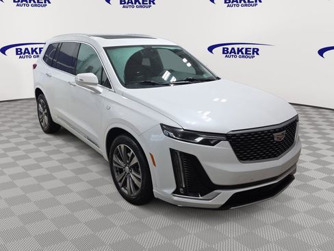 Certified 2021 Cadillac XT6 Premium Luxury AWD/4WD image 3