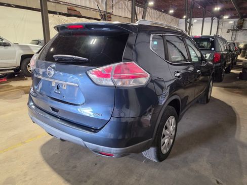 Used 2016 Nissan Rogue S w/ Appearance Package AWD/4WD image 2