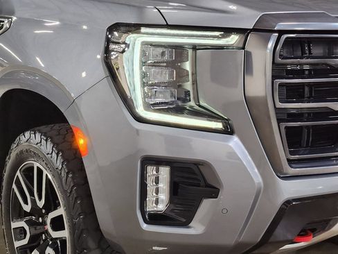 Used 2021 GMC Yukon XL AT4 w/ AT4 Premium Plus Package AWD/4WD image 13