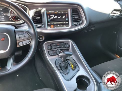 Used 2021 Dodge Challenger SXT w/ Driver Convenience Group RWD image 17
