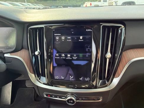 Used 2022 Volvo S60 B5 Momentum AWD/4WD image 26