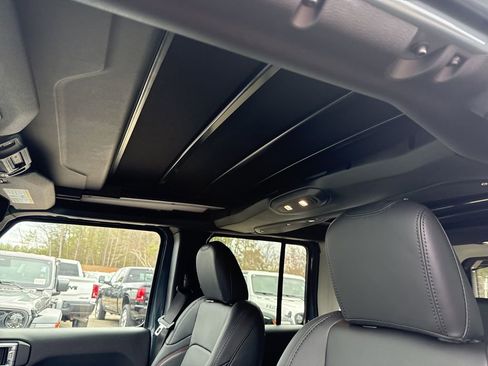 New 2026 Jeep Wrangler Unlimited Rubicon 392 image 18