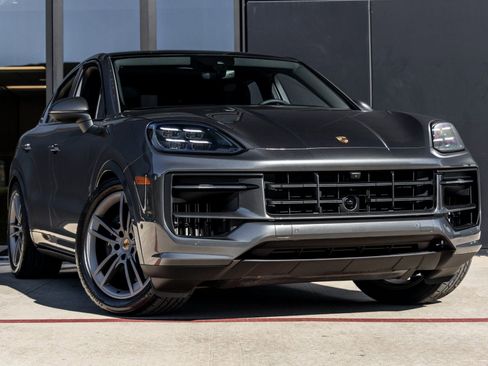 New 2026 Porsche Cayenne Coupe image 6
