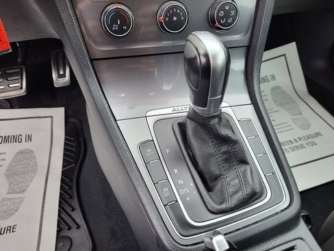 Used 2017 Volkswagen Golf Alltrack SE image 16