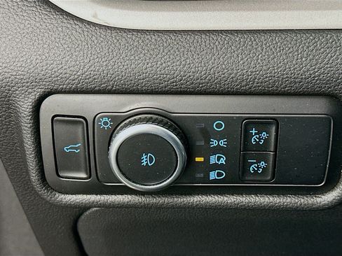 Used 2023 Ford Explorer XLT w/ Equipment Group 202A image 17