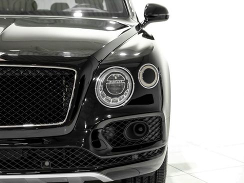 Used 2019 Bentley Bentayga image 41