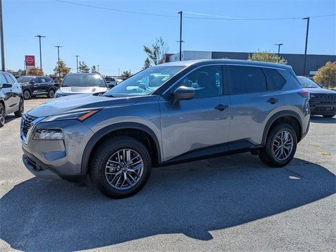 Used 2023 Nissan Rogue S image 7