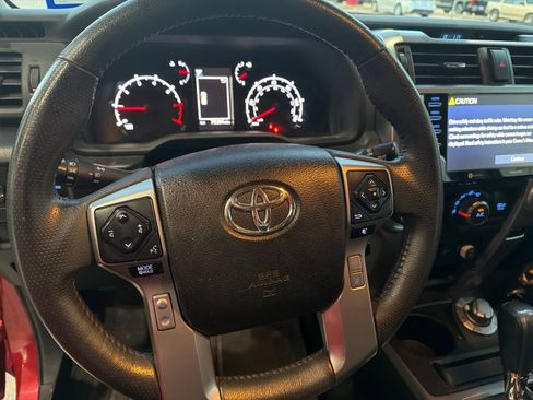 Used 2022 Toyota 4Runner SR5 AWD/4WD image 8