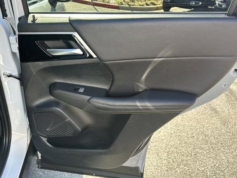 Used 2024 Mitsubishi Outlander SE image 21