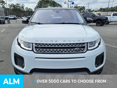 Used 2019 Land Rover Range Rover Evoque SE image 3
