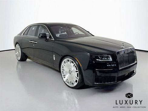 Used 2022 Rolls-Royce Ghost w/ Ghost Package image 4
