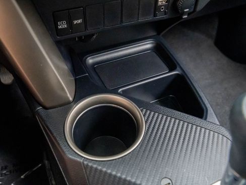 Used 2015 Toyota RAV4 XLE image 26