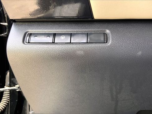 Used 2023 Nissan Pathfinder SV FWD image 33