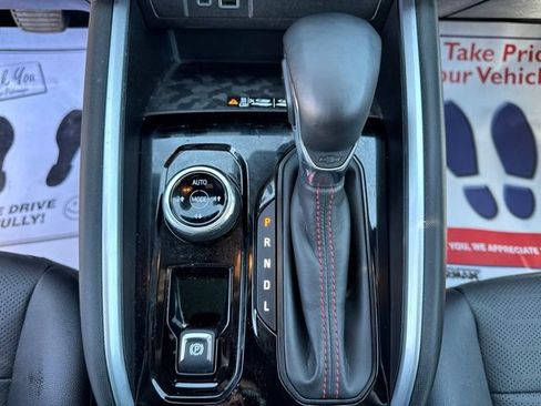 Certified 2025 Chevrolet Colorado Z71 w/ Midnight Edition AWD/4WD image 17