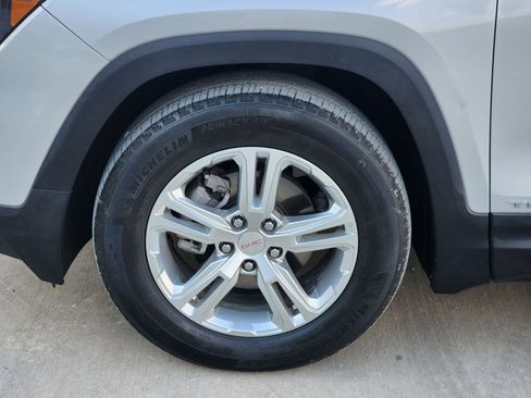 Used 2022 GMC Terrain SLE w/ Driver Convenience Package image 11