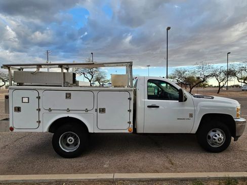 Used 2014 Chevrolet Silverado 3500 W/T image 6