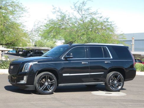 Used 2015 Cadillac Escalade Platinum AWD/4WD image 1
