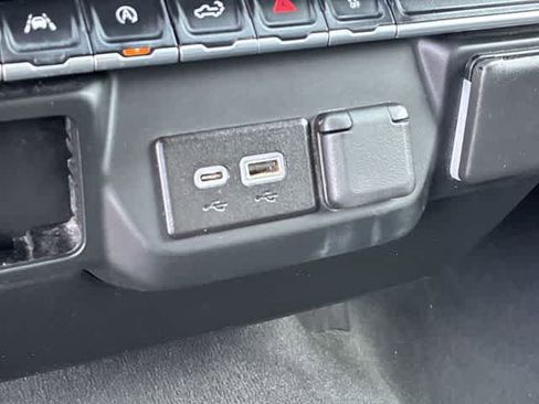 Used 2022 Chevrolet Silverado 1500 Custom AWD/4WD image 31
