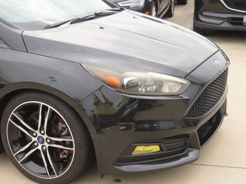 Used 2015 Ford Focus ST FWD image 6