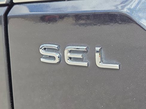 Used 2024 Volkswagen Atlas SEL AWD/4WD image 9