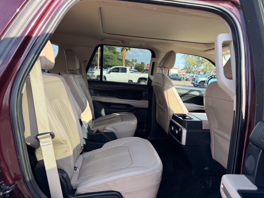 Used 2024 Ford Expedition Limited AWD/4WD image 18