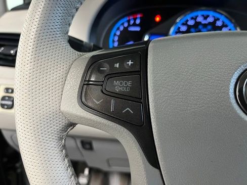 Used 2011 Toyota Sienna XLE FWD image 23