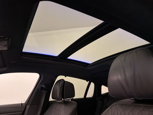 Used 2022 BMW X6 M50i w/ Executive Package image 25