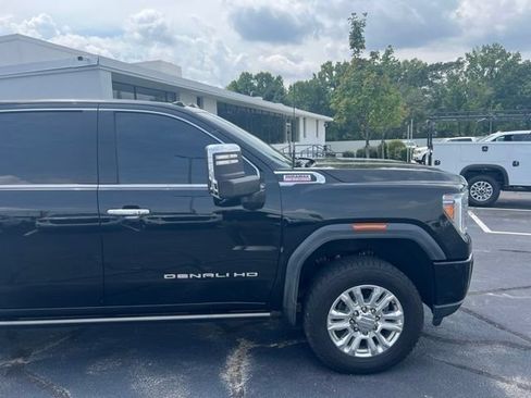 Used 2021 GMC Sierra 3500 Denali w/ Denali Ultimate Package AWD/4WD image 2