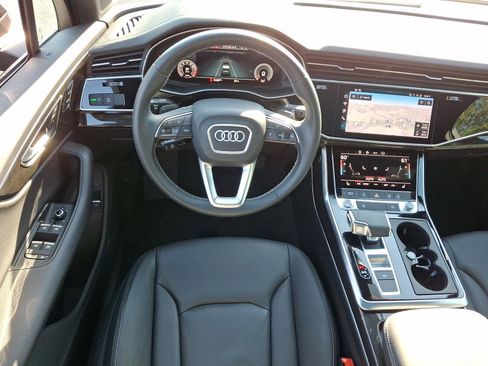 Certified 2025 Audi Q7 2.0T Premium w/ Convenience Plus Package AWD/4WD image 11