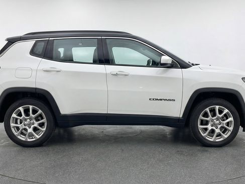 Used 2025 Jeep Compass Limited AWD/4WD image 11