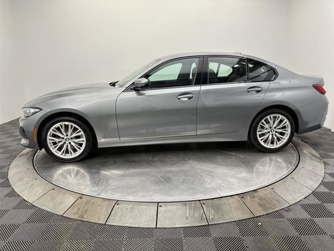 Used 2023 BMW 330i xDrive Sedan w/ Premium Package AWD/4WD image 16