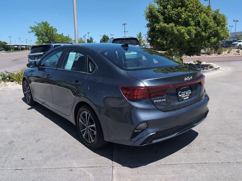 Used 2022 Kia Forte LXS FWD image 5