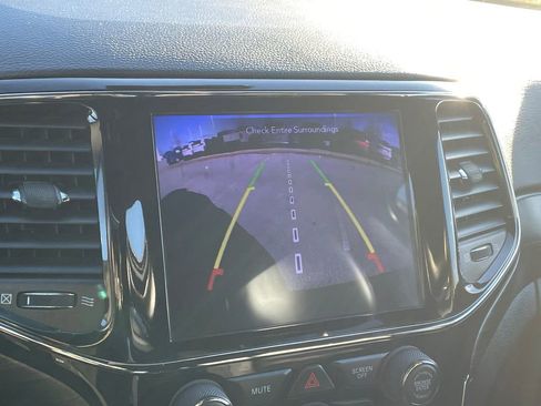 Used 2020 Jeep Grand Cherokee Altitude image 34