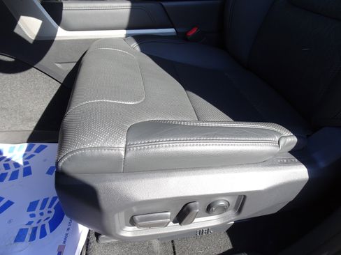 Used 2023 Toyota Tundra Limited AWD/4WD image 11