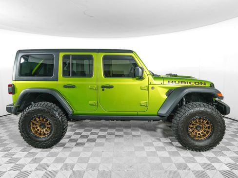 Used 2025 Jeep Wrangler Unlimited Rubicon w/ Convenience Group AWD/4WD image 3