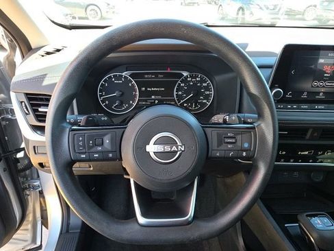 Used 2023 Nissan Rogue SV FWD image 15