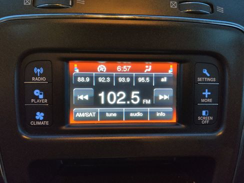 Used 2019 Dodge Journey SE w/ Connectivity Group FWD image 25