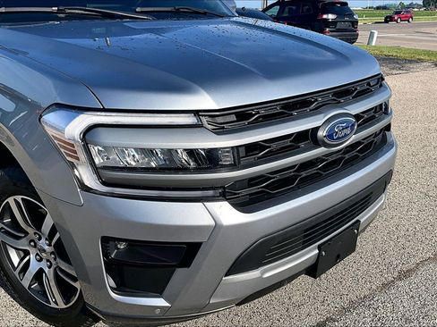 Used 2024 Ford Expedition XLT RWD image 32