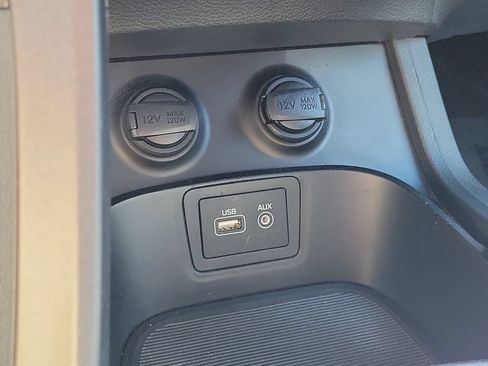 Used 2018 Hyundai Santa Fe Sport FWD image 30