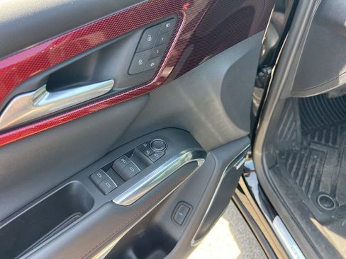 Used 2024 Chevrolet Traverse RS AWD/4WD image 23