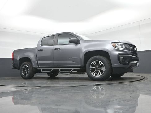 Used 2021 Chevrolet Colorado Z71 w/ Safety Package AWD/4WD image 56