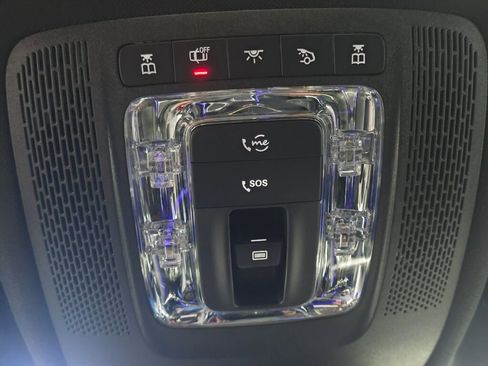 Used 2025 Mercedes-Benz GLB 250 4MATIC image 43