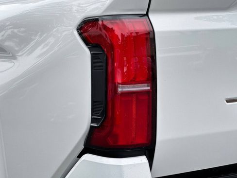 New 2026 Toyota Tacoma SR5 RWD image 31