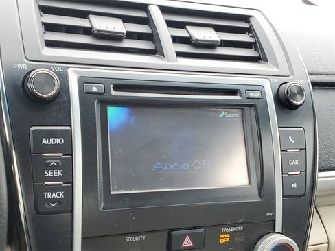 Used 2012 Toyota Camry LE image 28