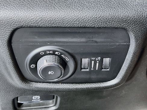 Used 2023 Jeep Grand Cherokee Limited AWD/4WD image 10