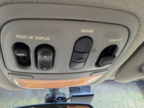 Used 1999 Buick Park Avenue w/ Gran Touring Pkg FWD image 16