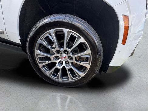 Used 2026 GMC Yukon XL Denali w/ Sun & Power Step Package AWD/4WD image 8