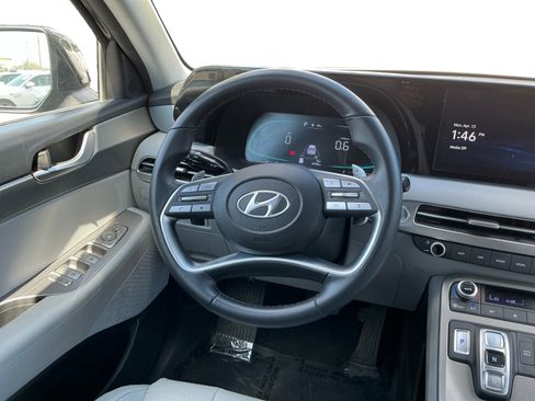 Used 2024 Hyundai Palisade SEL FWD image 11