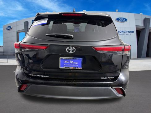 Used 2021 Toyota Highlander XLE AWD/4WD image 4