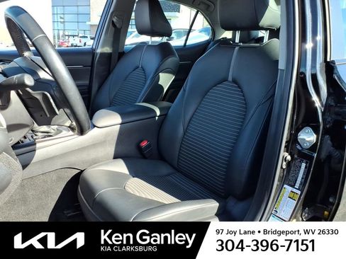 Used 2022 Toyota Camry SE w/ Convenience Package image 14